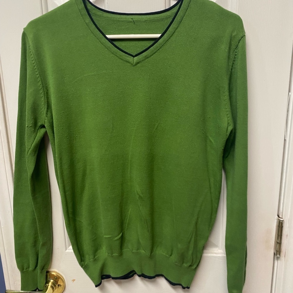 Green v-Neck sweater men or women size L